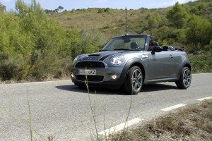 mini-cooper-s-cabrio-presumido-fogoso-12634565984256.jpg