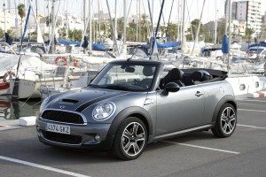 mini-cooper-s-cabrio-presumido-fogoso-12634566014279.jpg
