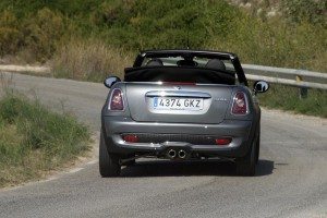 mini-cooper-s-cabrio-presumido-fogoso-12634566024282.jpg