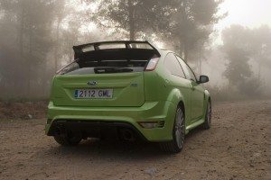 ford-focus-rs-luz-entre-tinieblas-12634567785774.jpg