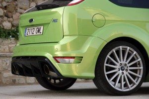 ford-focus-rs-luz-entre-tinieblas-12634567785779.jpg