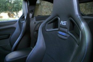ford-focus-rs-luz-entre-tinieblas-12634567805795.jpg