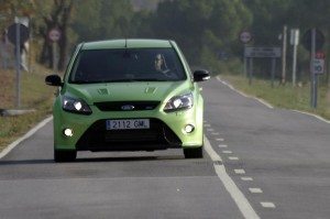ford-focus-rs-luz-entre-tinieblas-12634567805798.jpg