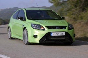 ford-focus-rs-luz-entre-tinieblas-12634567815800.jpg