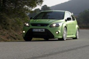 ford-focus-rs-luz-entre-tinieblas-12634567825811.jpg