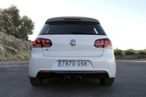 volkswagen-golf-r-12847189324.jpg