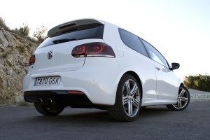 volkswagen-golf-r-12847189335.jpg