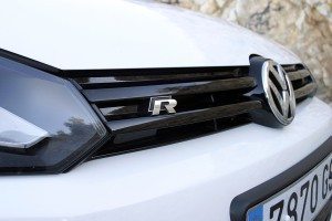 volkswagen-golf-r-128471893613.jpg