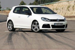 volkswagen-golf-r-128471893714.jpg