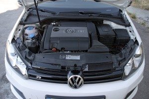 volkswagen-golf-r-128472168311.jpg