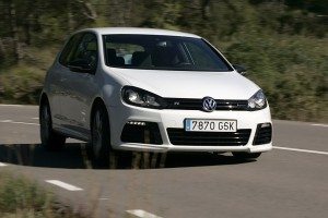 volkswagen-golf-r-12847218616.jpg
