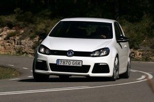 volkswagen-golf-r-12847218629.jpg