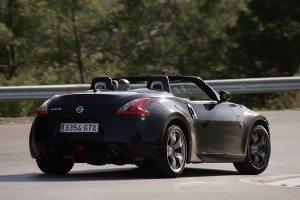 nissan-370z-12864630765.jpg