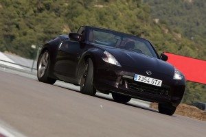 nissan-370z-12864630799.jpg