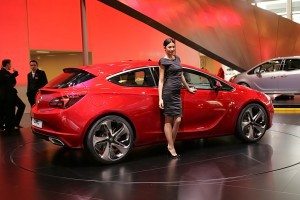 salon-automovil-paris-opel-astra-gtc-12861210802.jpg