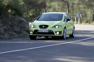 volkswagen-golf-r-contra-seat-leon-cupra-r-12931385081-jpg volkswagen-golf-r-contra-seat-leon-cupra-r-12931385081.jpg