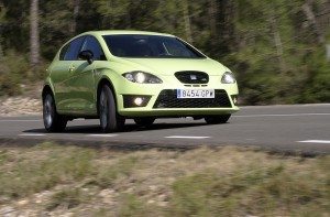 volkswagen-golf-r-contra-seat-leon-cupra-r-12931385093-jpg volkswagen-golf-r-contra-seat-leon-cupra-r-12931385093.jpg