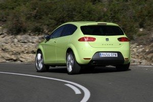 volkswagen-golf-r-contra-seat-leon-cupra-r-12931385104-jpg volkswagen-golf-r-contra-seat-leon-cupra-r-12931385104.jpg