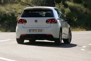 volkswagen-golf-r-contra-seat-leon-cupra-r-12931385105-jpg volkswagen-golf-r-contra-seat-leon-cupra-r-12931385105.jpg