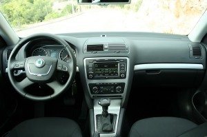 skoda-octavia-combi-2-0-tdi-140-dsg-bano-racionalidad-12970998106.jpg