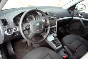 skoda-octavia-combi-2-0-tdi-140-dsg-bano-racionalidad-12970998118.jpg