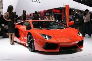 salon-ginebra-2011-lamborghini-aventador-13001226142.jpg