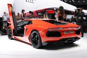 salon-ginebra-2011-lamborghini-aventador-13001226155.jpg