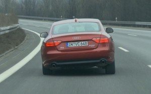 video-audi-a5-que-se-inclina-como-moto-13013996994.jpg
