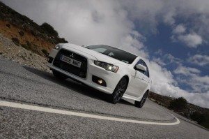 mitsubishi-lancer-sportback-pensando-familia-1263455409722.jpg
