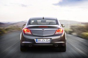 opel-insignia-busca-precision-alemana-1263455410732.jpg