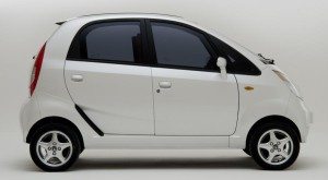 barato-que-moto-nace-tata-nano-12634556342616.jpg