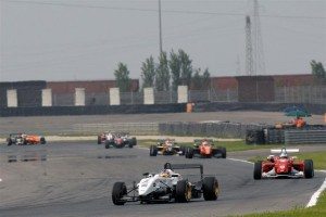 f3-italiana-adria-campos-hull-logra-segunda-posicion-primera-carrera-1263456137303.jpg