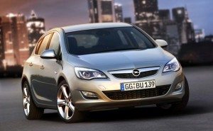 nuevo-opel-astra-apuntando-lo-alto-12634558534220.jpg