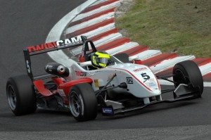 f3-italiana-magione-segundo-puesto-campos-hull-pole-zamperi-1263456138312.jpg