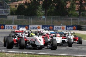 f3-italiana-magione-zamperi-se-impone-segunda-carrera-campos-hull-obtiene-unos-valiosos-puntos-campeonato-1263456139320-jpg f3-italiana-magione-zamperi-se-impone-segunda-carrera-campos-hull-obtiene-unos-valiosos-puntos-campeonato-1263456139320.jpg