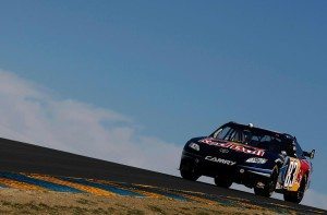 nascar-kasey-kahne-se-impone-infierno-sonoma-1263456154454.jpg
