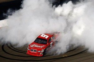 nascar-kasey-kahne-se-impone-infierno-sonoma-1263456154457.jpg