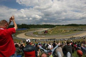 wtcc-brno-farfus-lo-tira-todo-borda-1263456153446-jpg wtcc-brno-farfus-lo-tira-todo-borda-1263456153446.jpg