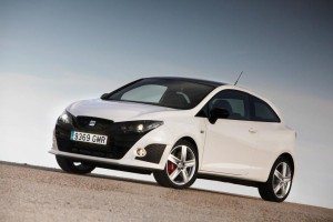bocanegra-sus-amigos-cupra-fr-llegan-seat-ibiza-verano-1263456174638.jpg
