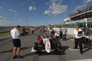 f3-italia-misano-carrera-1-victoria-campana-abandono-campos-hull-12634562751473-jpg f3-italia-misano-carrera-1-victoria-campana-abandono-campos-hull-12634562751473.jpg