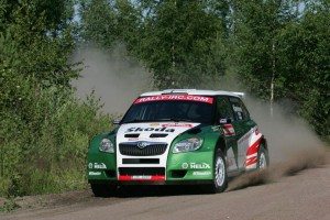 irc-rusia-hanninen-skoda-fabia-s2-000-arrasan-12634562361131.jpg