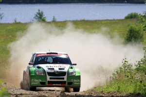 irc-rusia-hanninen-skoda-fabia-s2-000-arrasan-12634562361133.jpg