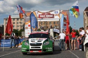 irc-rusia-hanninen-skoda-fabia-s2-000-arrasan-12634562381146.jpg