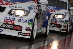 wtcc-porto-chevrolet-cruze-toman-mando-bajo-lluvia-1263456202856.jpg