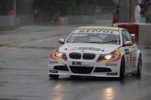 wtcc-porto-chevrolet-cruze-toman-mando-bajo-lluvia-1263456202858.jpg