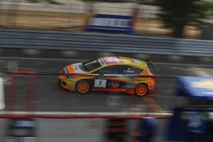 wtcc-porto-farfus-bmw-320si-se-impone-fp1-1263456199826-jpg wtcc-porto-farfus-bmw-320si-se-impone-fp1-1263456199826.jpg