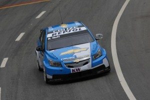 wtcc-porto-huff-se-apunta-fp2-delante-farfus-1263456200833.jpg