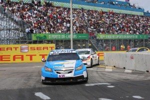 wtcc-porto-tarquini-aprieta-clasificacion-imponerse-primera-carrera-1263456203869.jpg