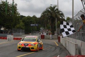 wtcc-porto-tarquini-aprieta-clasificacion-imponerse-primera-carrera-1263456204875.jpg