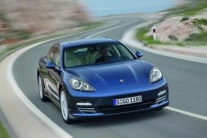 luz-verde-porsche-panamera-12634564492992.jpg